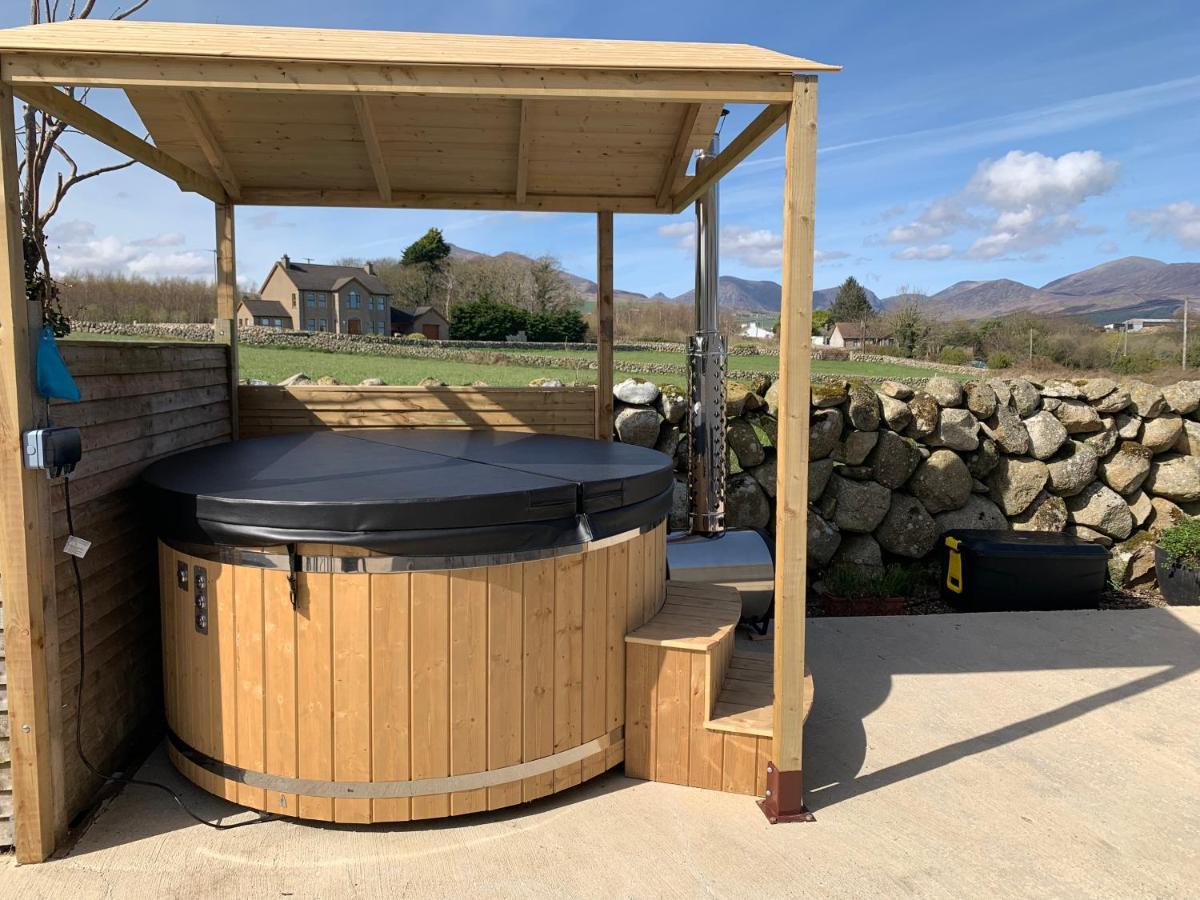 Moneydarragh Cottage With Uninterrupted Mountain And Sea Views- Hot Tub Available For Hire Annalong Dış mekan fotoğraf